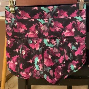 LULU LEMON BOOTY SHORTS